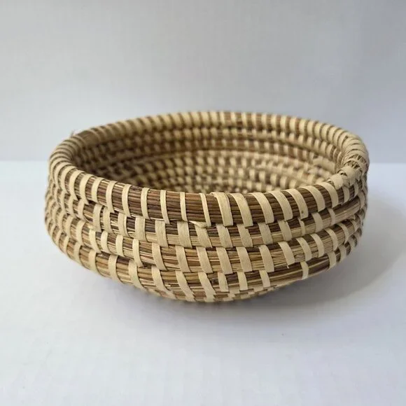South Carolina Sweetgrass Gullah Basket 7" Round Catch All Handmade - Picture 8 of 14